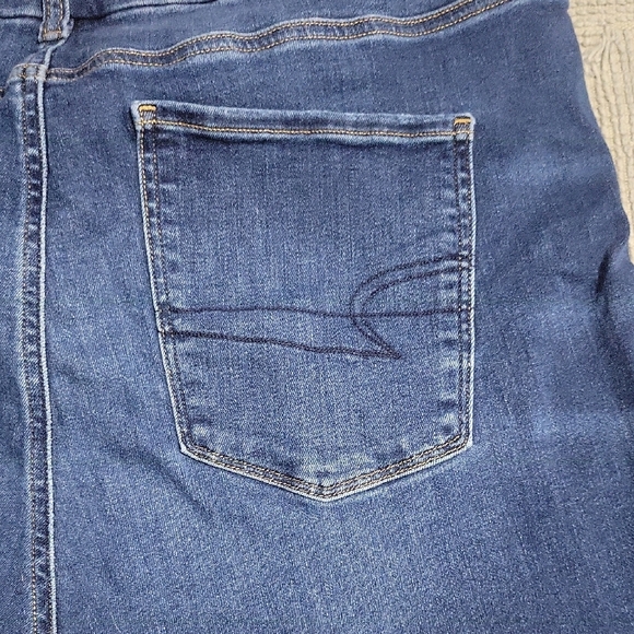 American Eagle Outfitters Women's Distressed Blue Jean Shorts - Picture 8 of 9